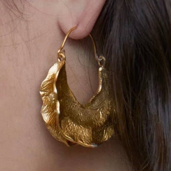 NEW Earrings Designer Chunky Wonton Hoop Crumpled Metal Trending O09 - Picture 1 of 3